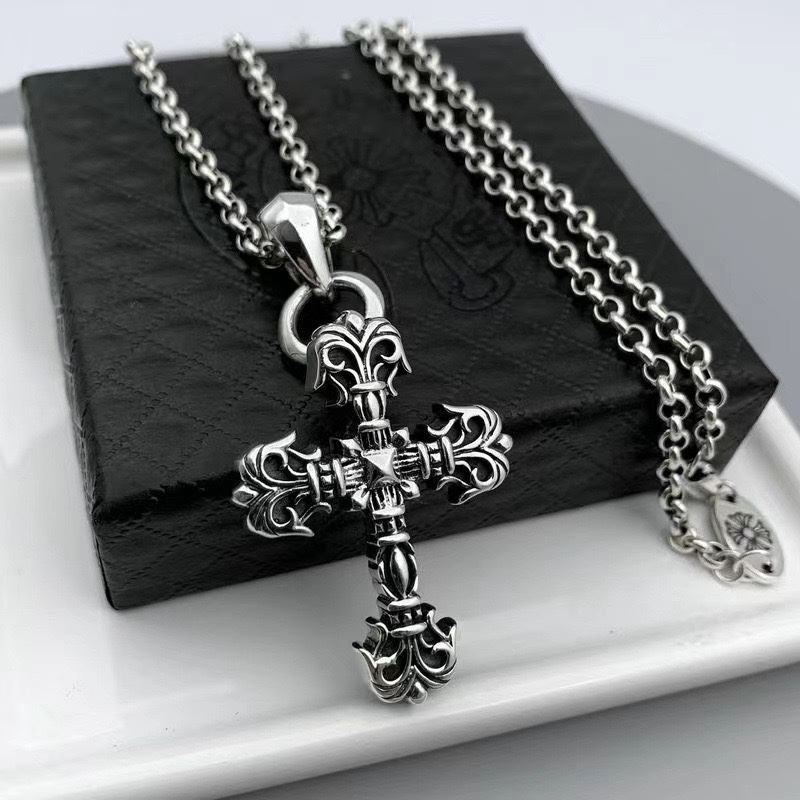 Ch**me He**ts necklaces